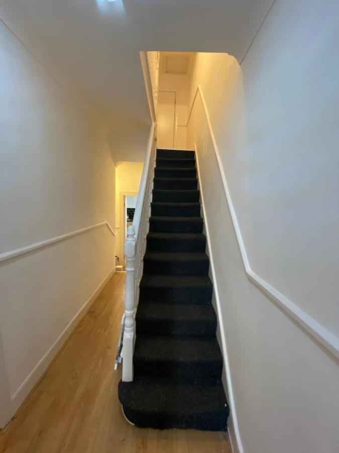 Central Stratford Cozy Double Room Лондон Экстерьер фото