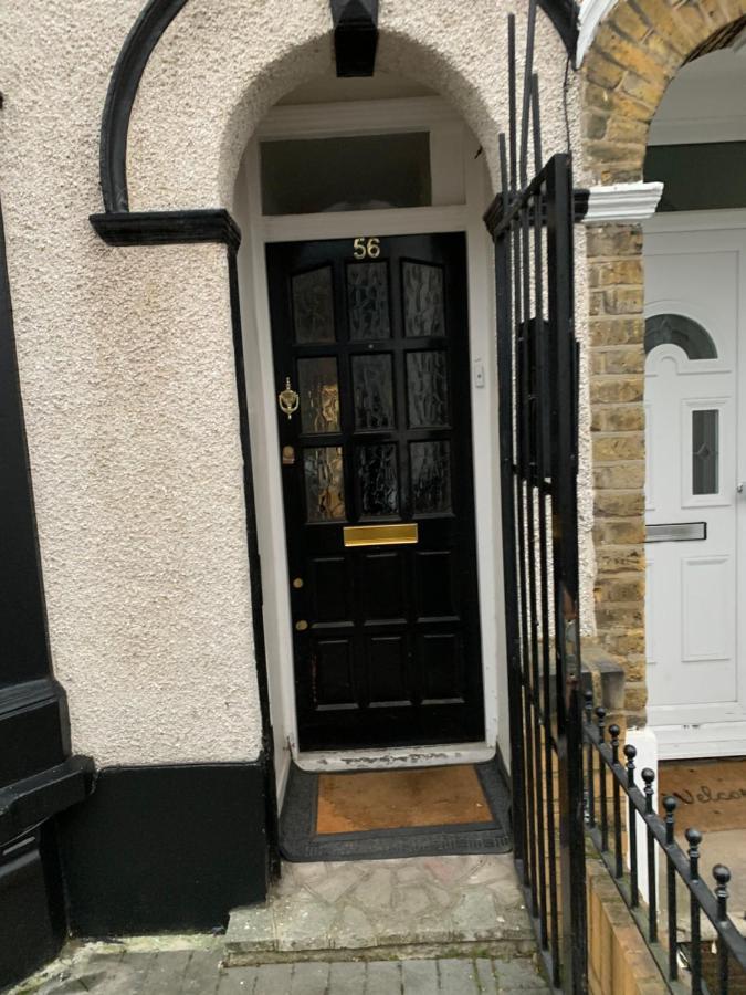 Central Stratford Cozy Double Room Лондон Экстерьер фото